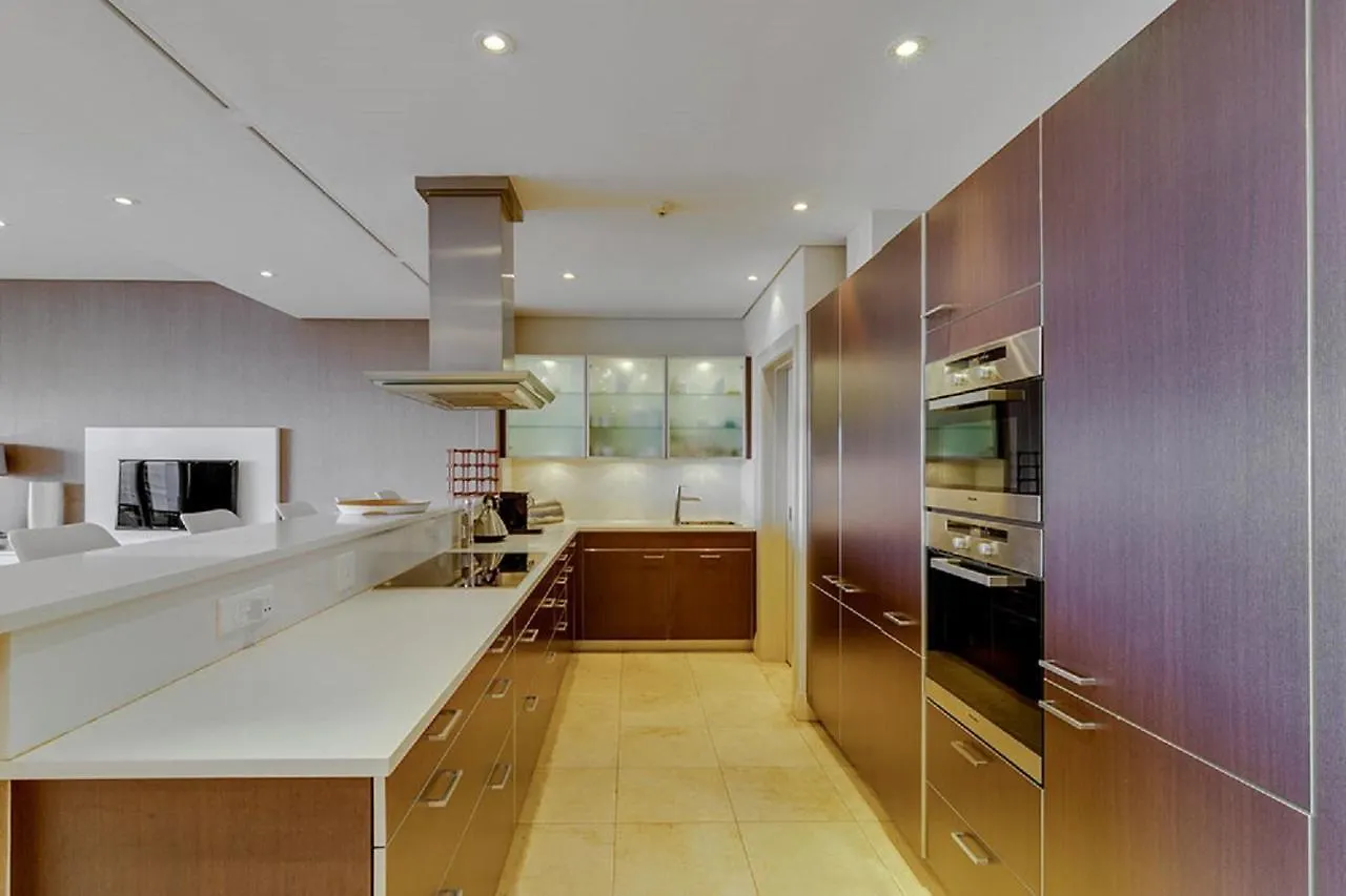 Pinemore Waterfront Apartments ケープタウン