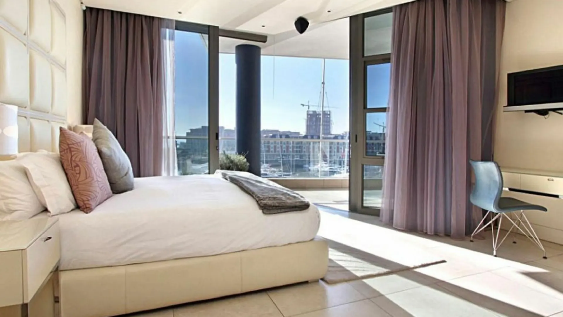 Pinemore Waterfront Apartments ケープタウン 南アフリカ
