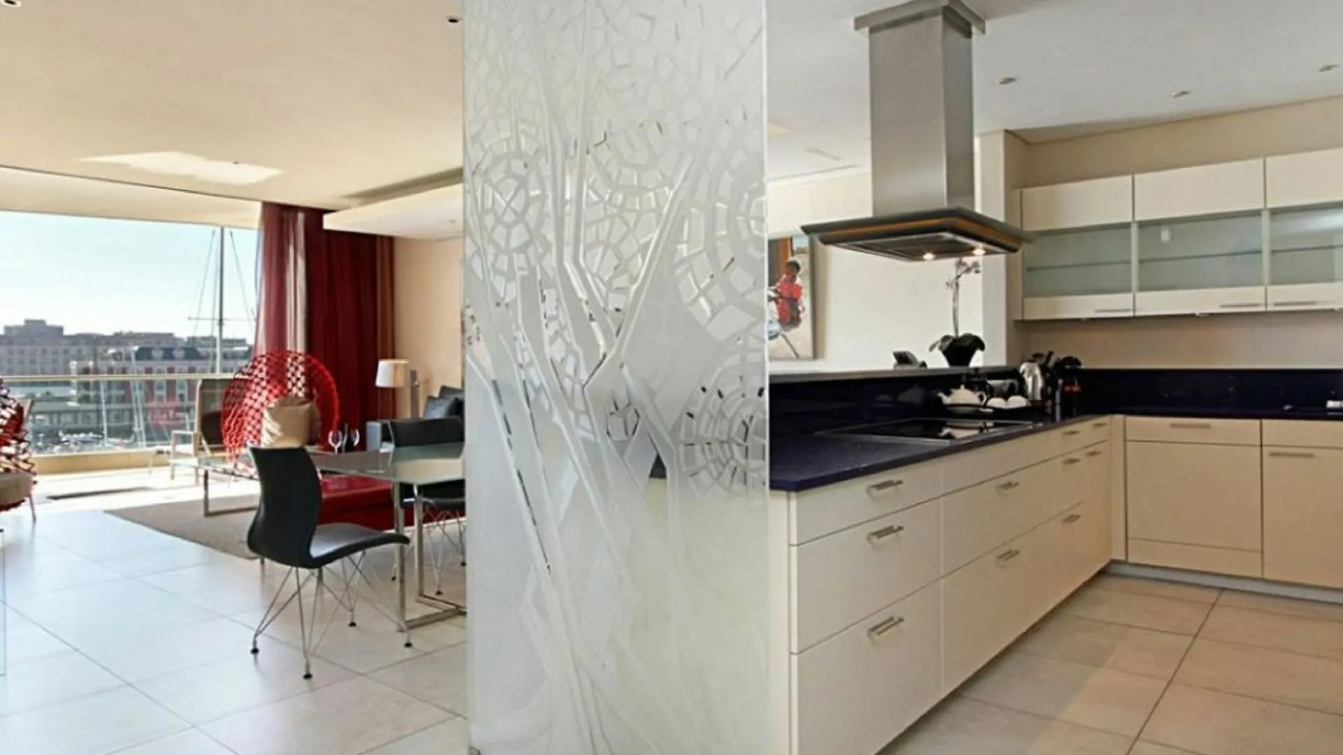 Pinemore Waterfront Apartments ケープタウン 0*,